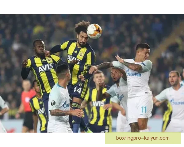 新赛季足球特评分析各队表现与策略调整趋势