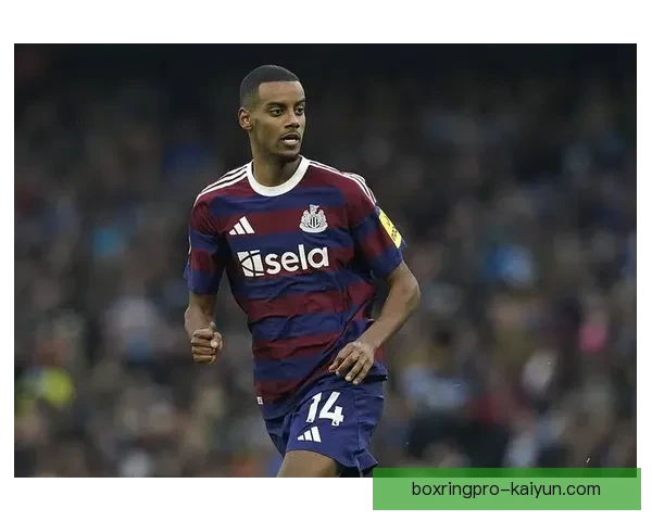 伊萨克射门能力持续提升，本赛季表现稳健引人关注