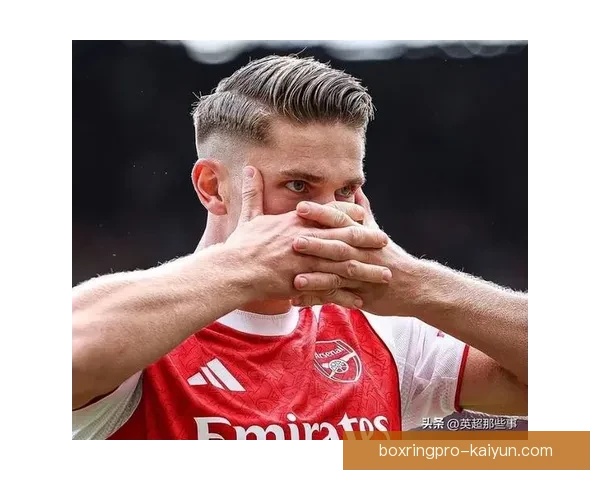 英超赛季中，亚当·阿姆斯特朗表现稳健，持续提升竞技状态